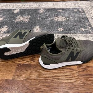 Mens New Balance Rev Lite 247 / Size 9.5